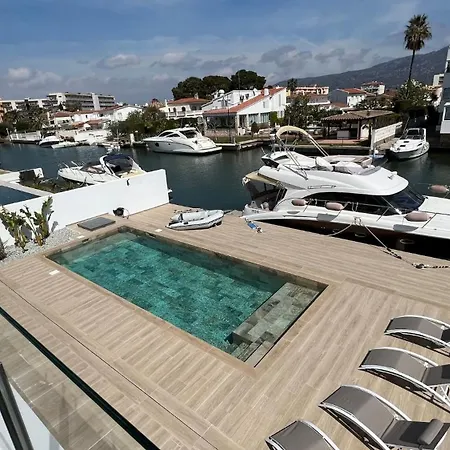 Moderna Con Piscina Y Vistas Al Canal En Av-44 Vakantiehuis *